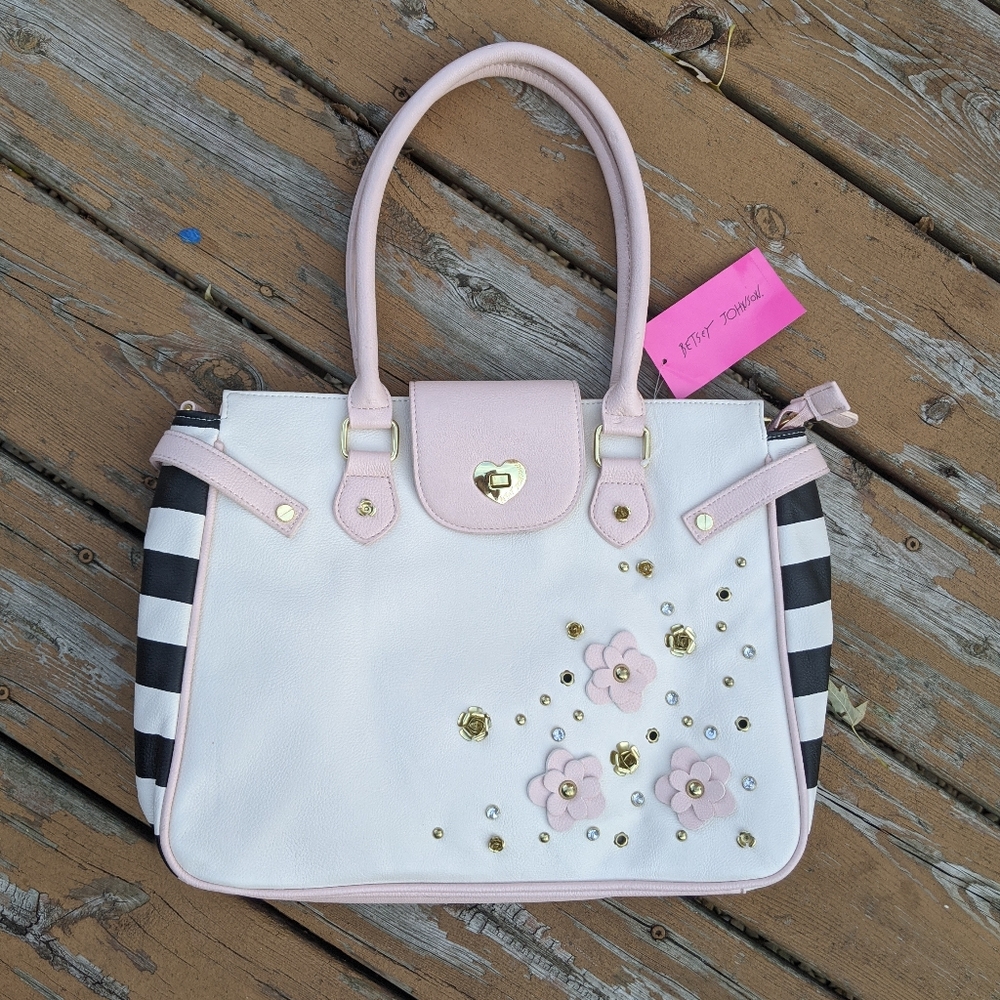 Betsy Johnson pushing daisies satchel purse